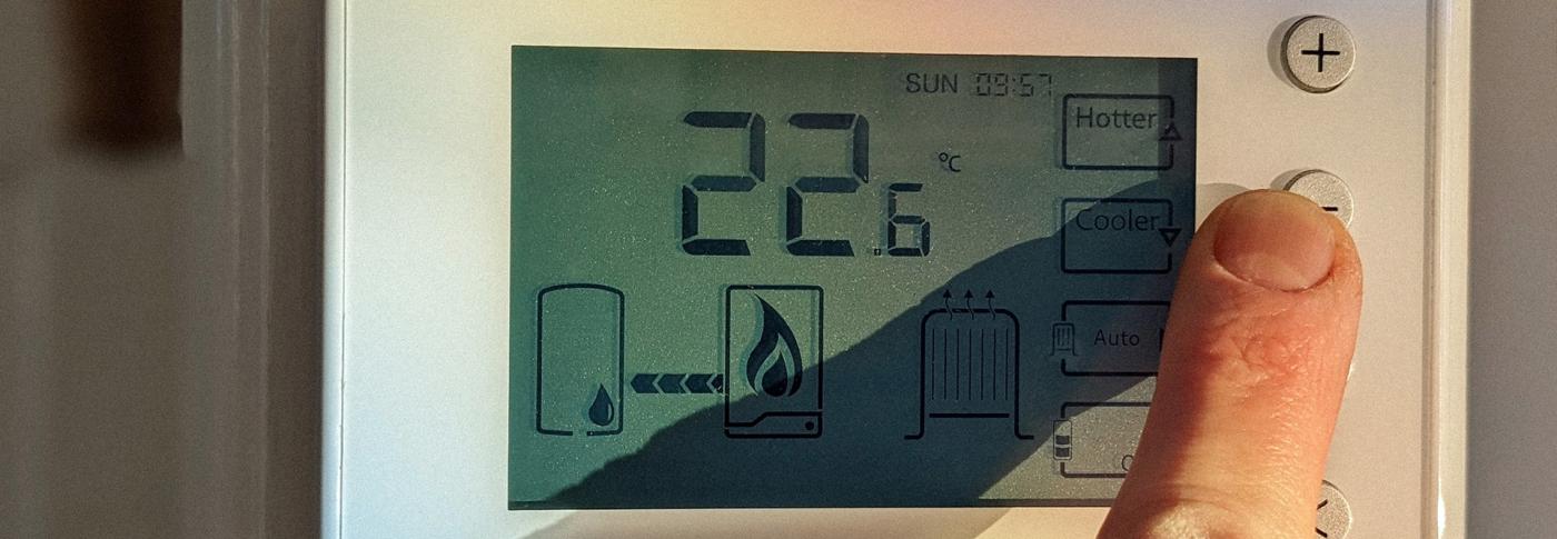 NESO-Person amending thermostat